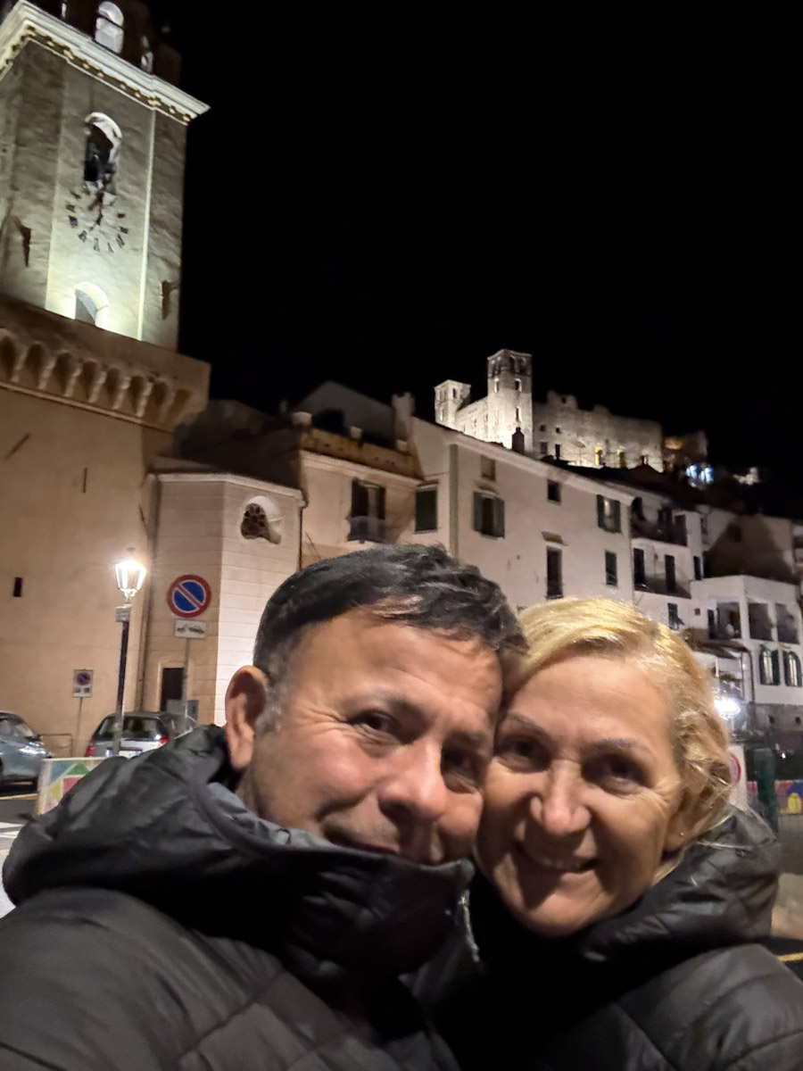 Castelo Doria e fachadas históricas em Dolceacqua